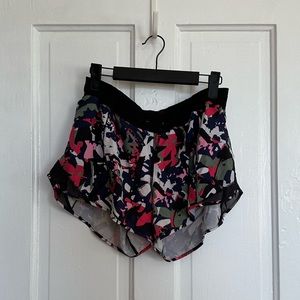 Lululemon Hotty Hot Shorts 4”
